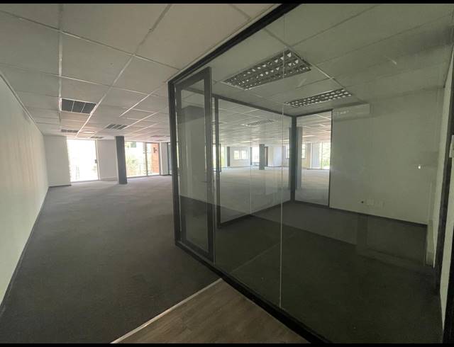369M² OFFICE TO LET IN BRYANSTON